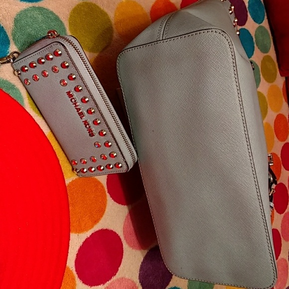 SOLD Authentic NWOT Michael Kors  bag w wallet - Picture 7 of 8